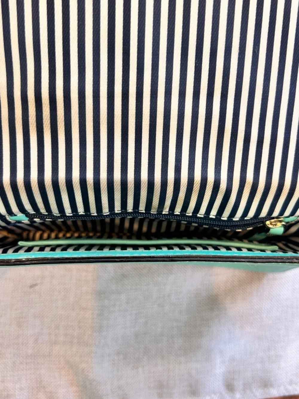 Eye Catching Kate Spade Crossbody Purse